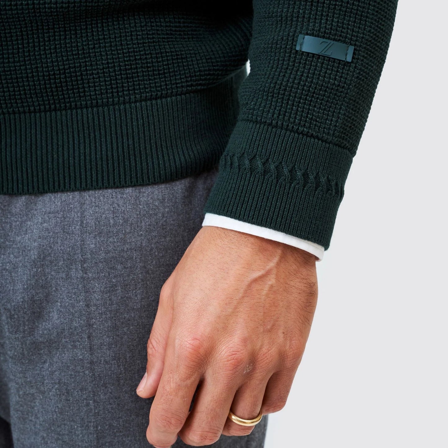 Polo Verde Zolf Tricot Manga Comprida Decote V FW25