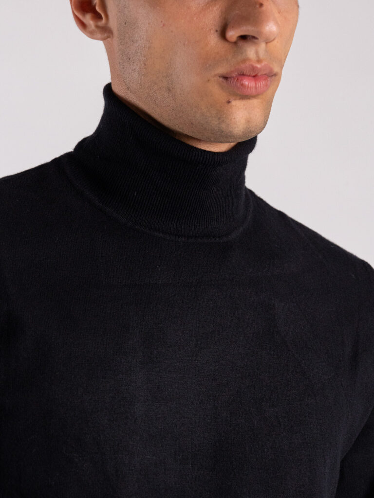 Camisola de Gola Alta Preta Gianni Lupo FW25