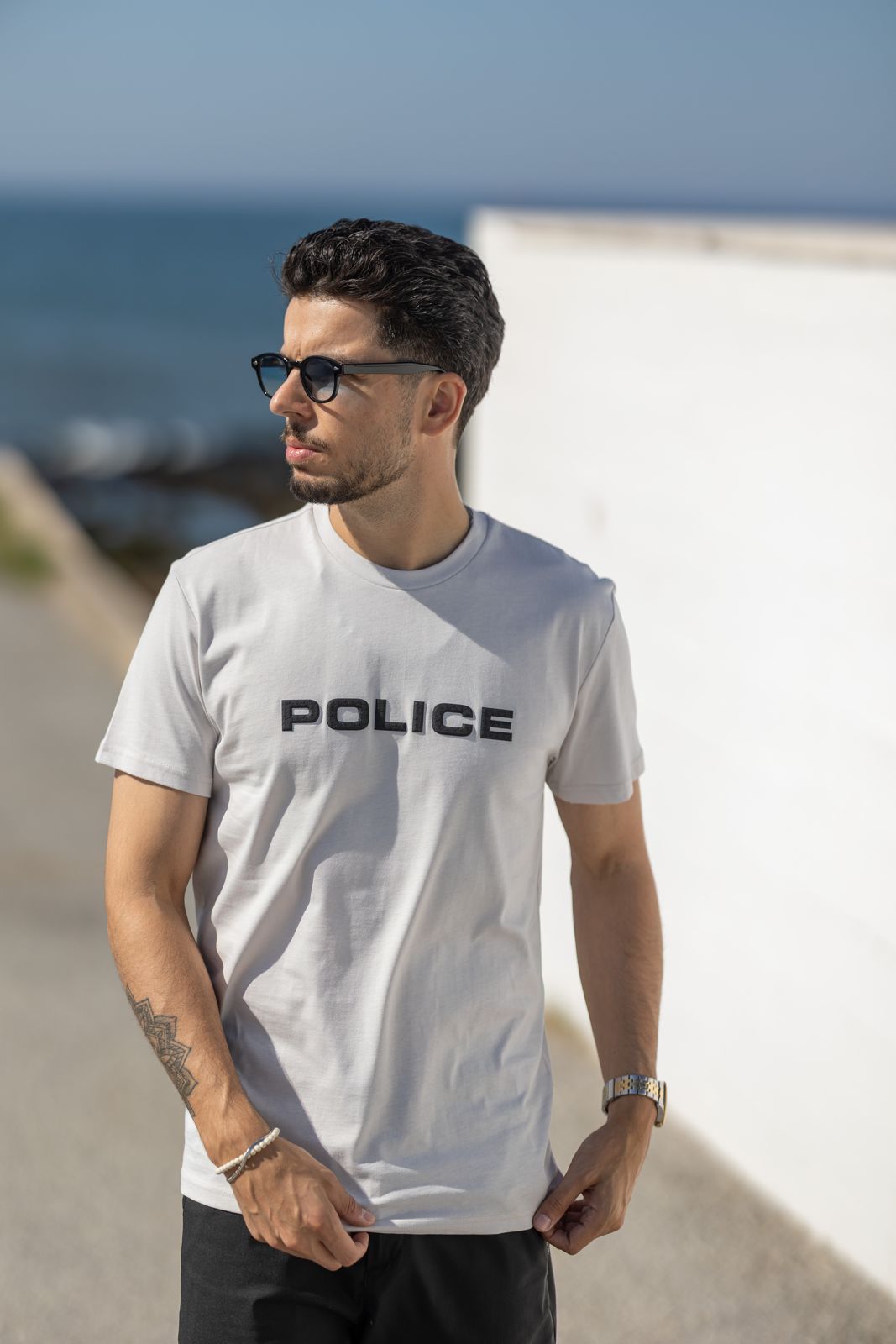 T-shirt Cinza Police SS25