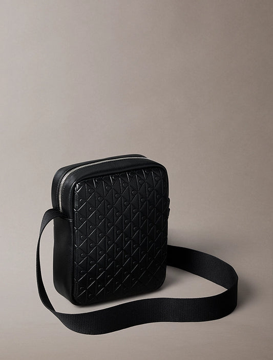 Bolsa Tira Colo Preta Calvin Klein FW25