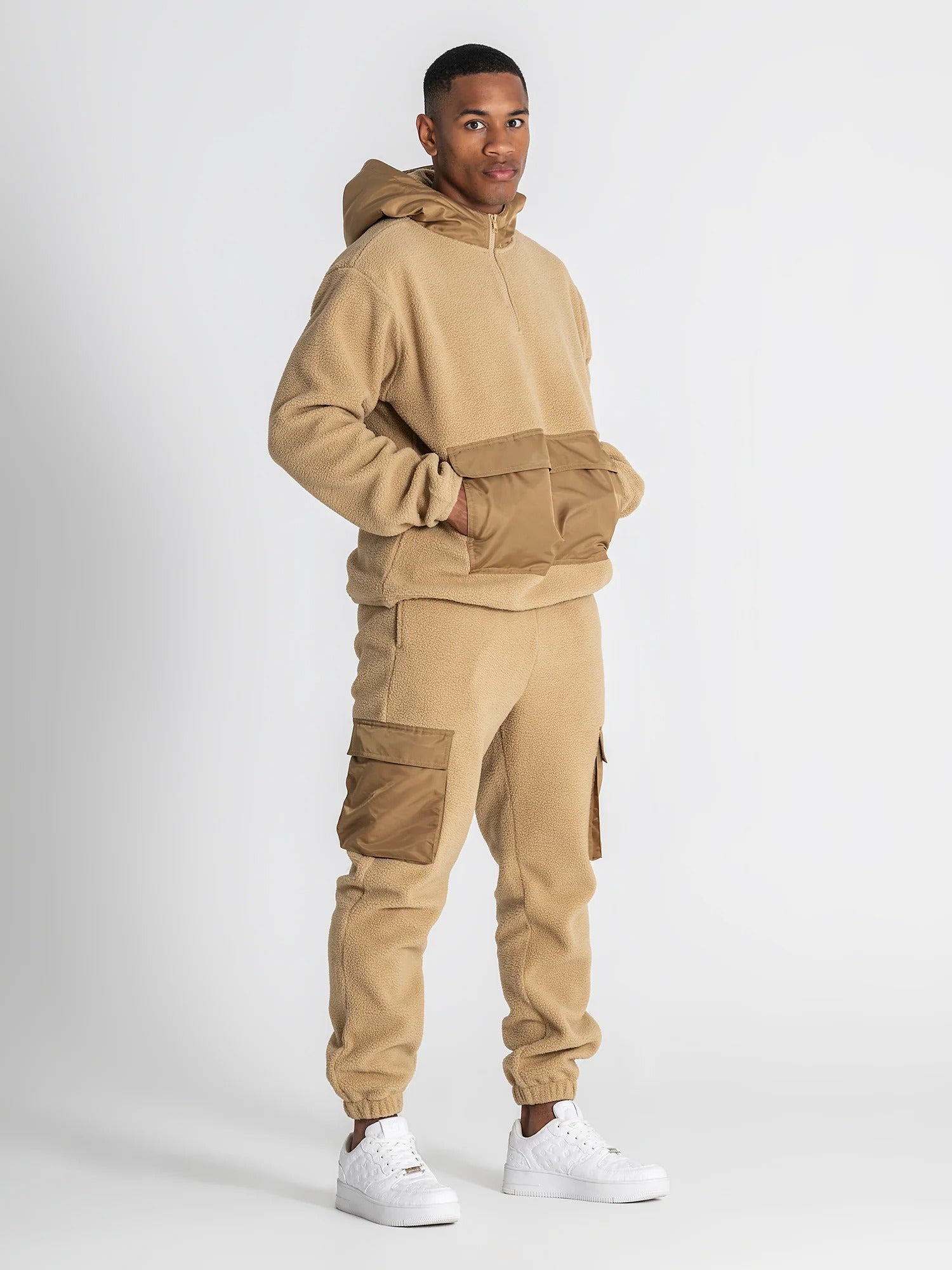 Conjunto Fato de Treino Camel Gianni Kavanagh FW25 – Ovelha Negra