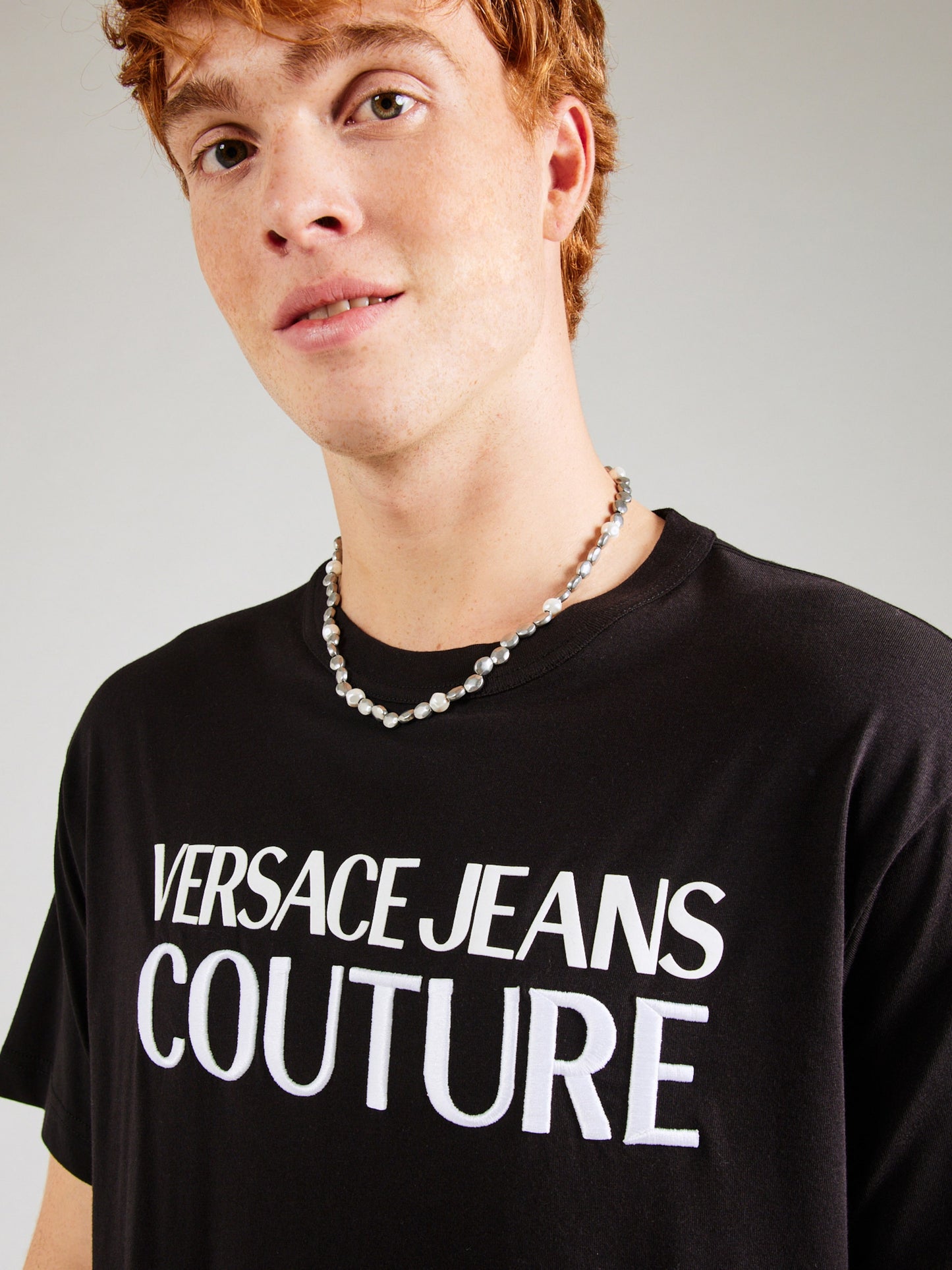 T-shirt Versace Jeans Couture Preta 77GAHL03 FW24