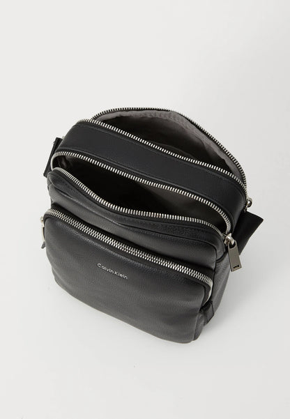 Bolsa Tira Colo Preta Calvin Klein Calvin Klein