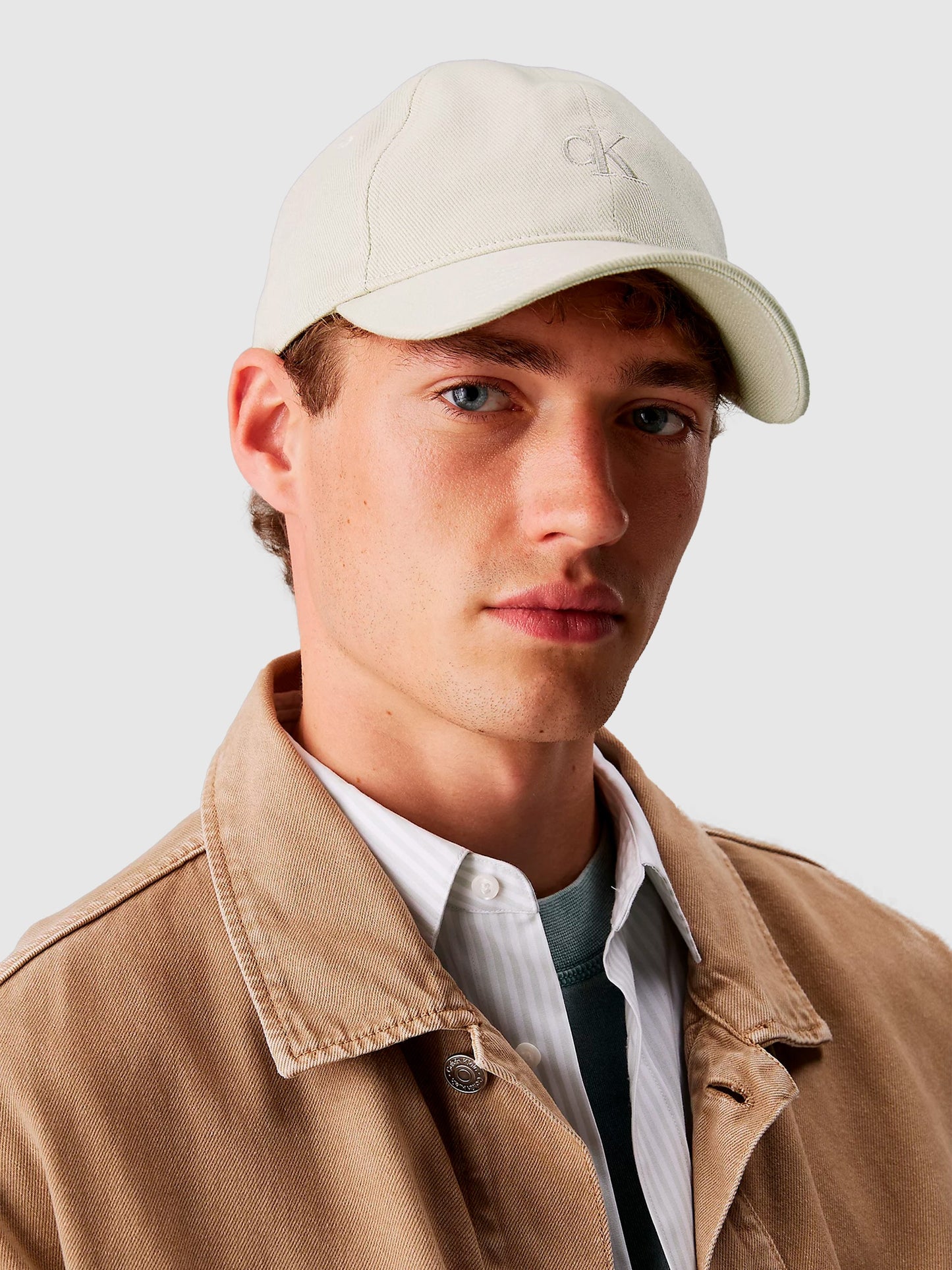 Chapéu Bege Calvin Klein FW25