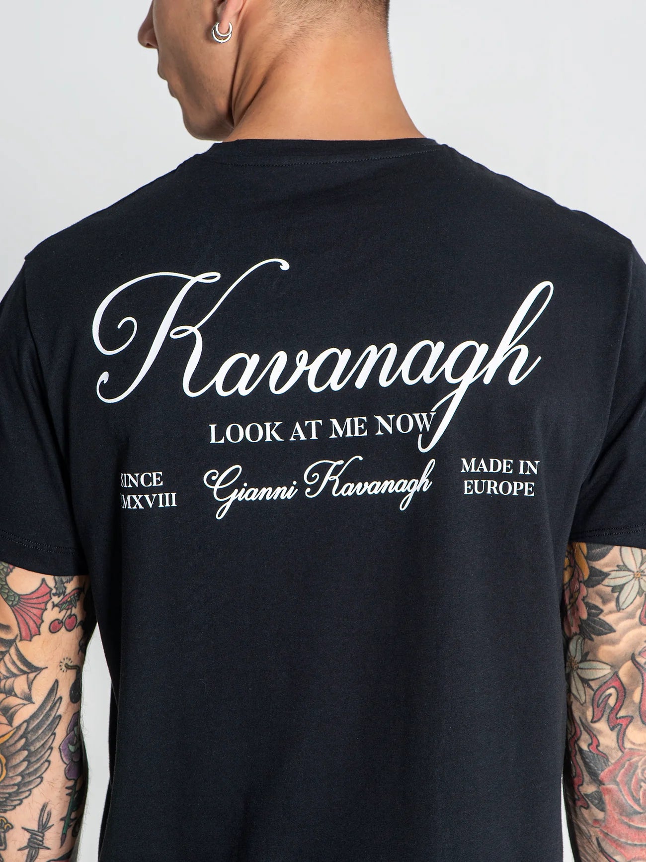 T-shirt Preta Gianni Kavanagh SS25