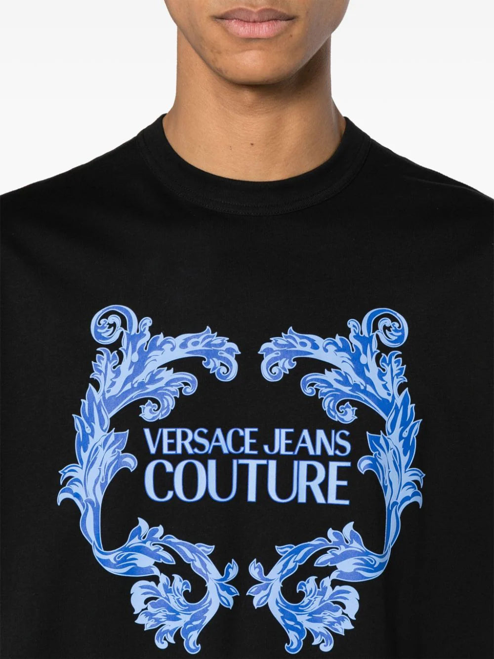 T-shirt Versace Jeans Couture Preta 76GAGH02 SS24