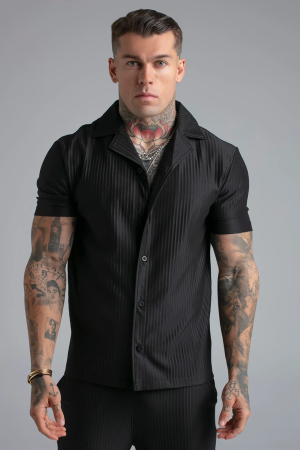 Camisa em Tecido Plissado de Manga Curta Preta