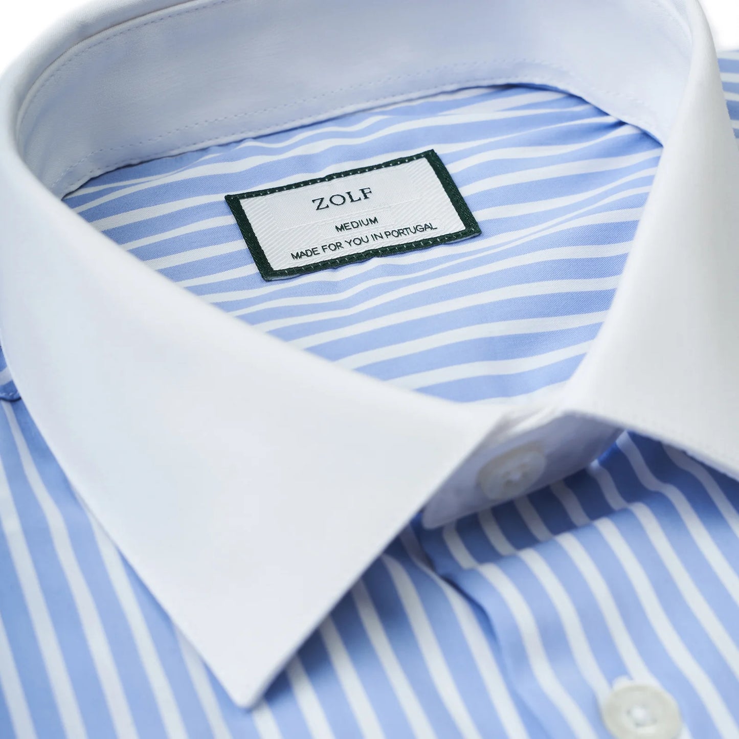 Camisa Branca e Azul Claro