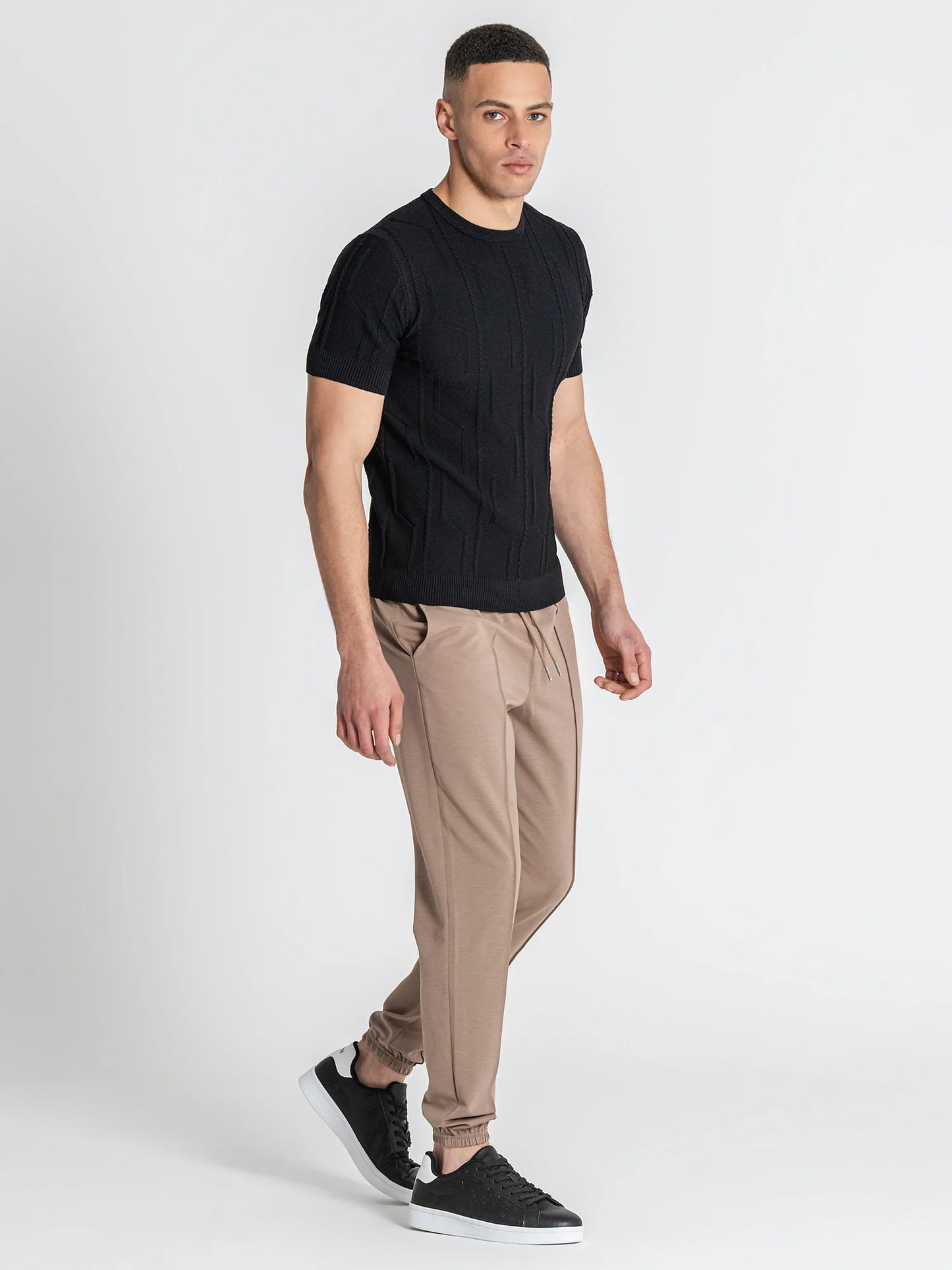 T-shirt Preta de Malha Texturada Gianni Kavanagh