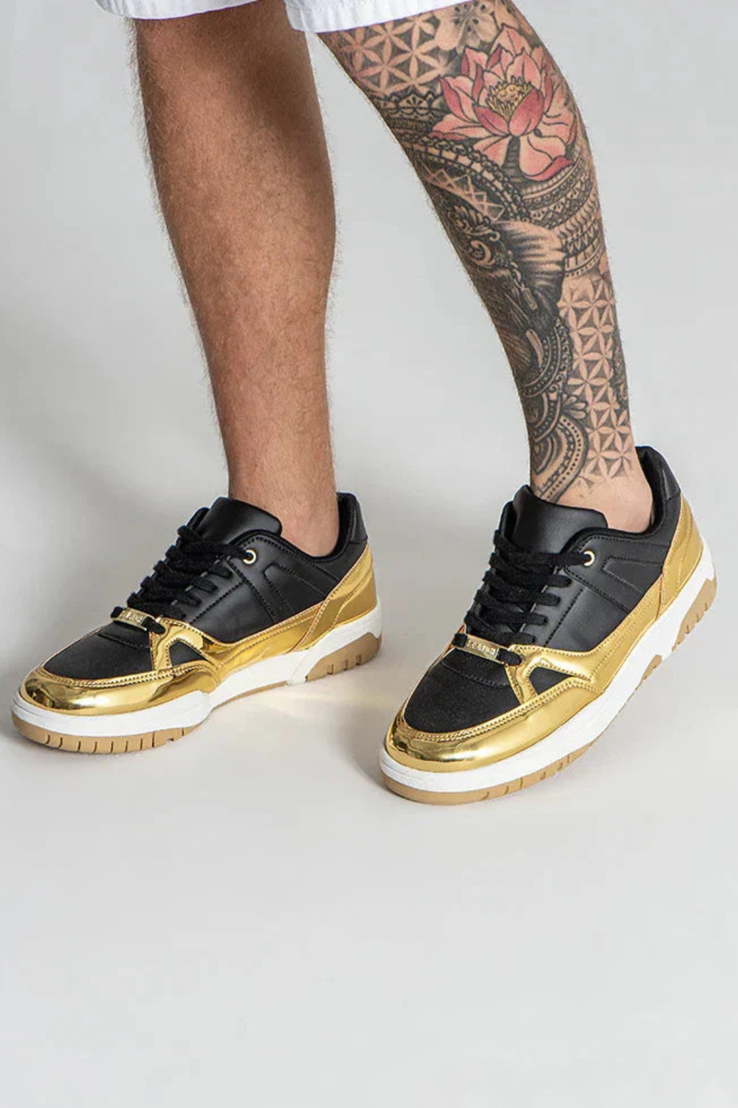 Sapatilhas Gianni Kavanagh Pretas E Douradas GKM005507 SS24