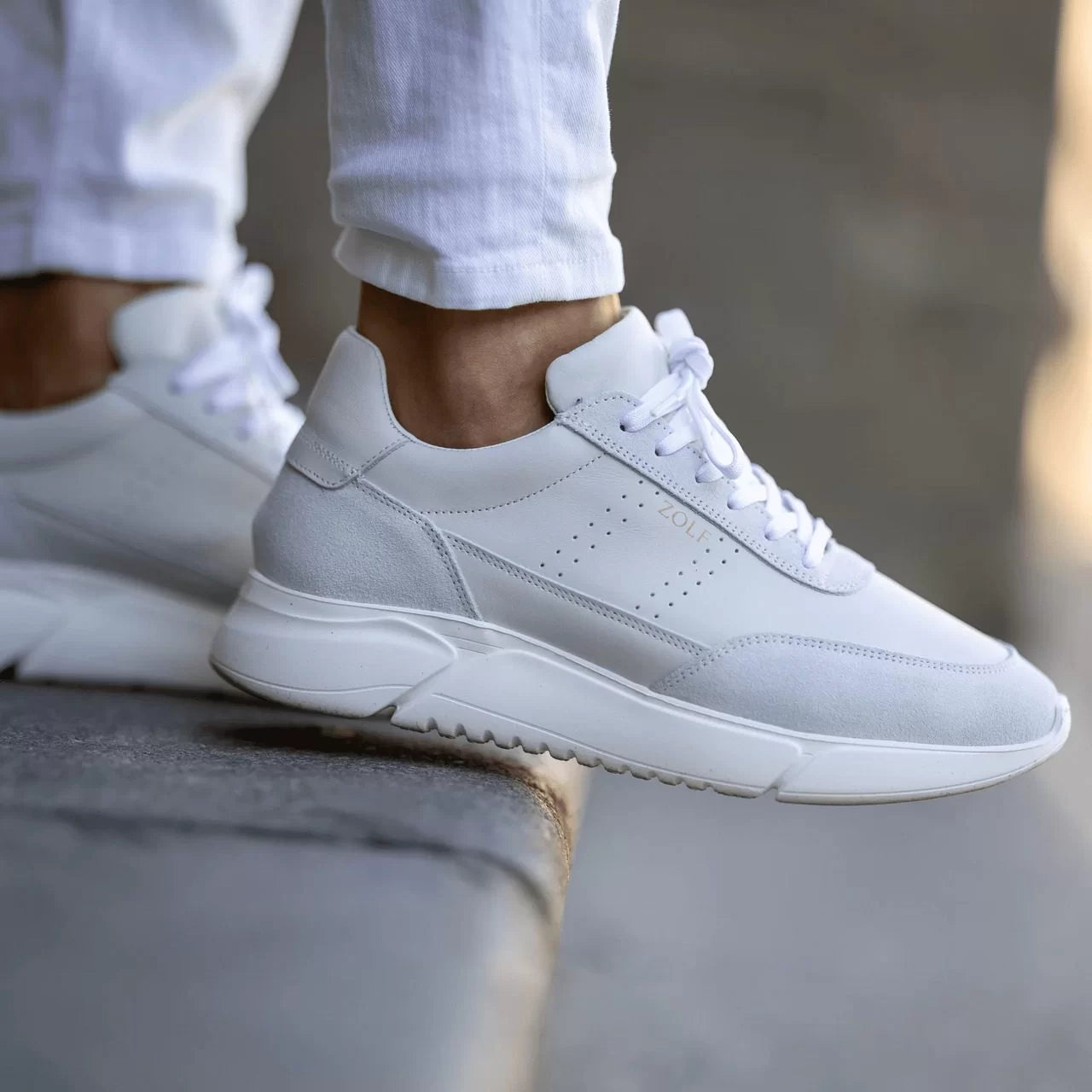 Zapatillas deportivas Zolf blanco roto.