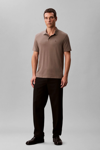 Polo Castanho Calvin Klein FW25 Calvin Klein