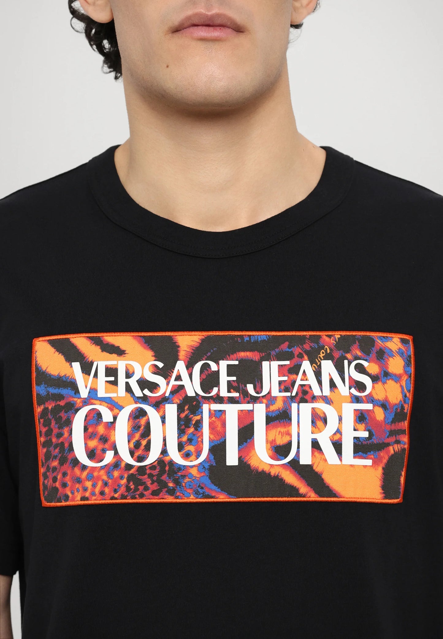 T-shirt Preta Versace Jeans Couture SS25