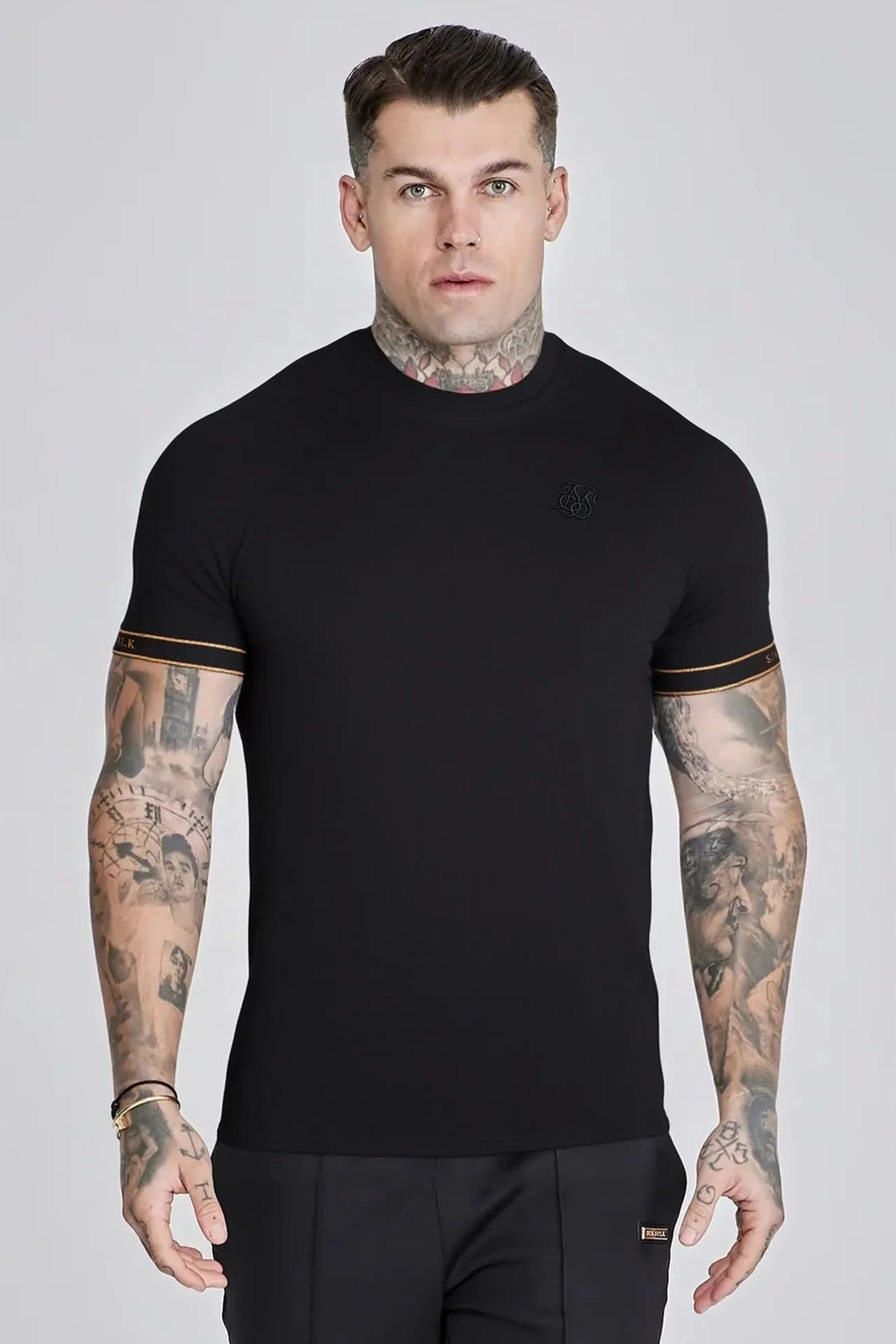 T-shirt Preta com Detalhes Tecido Elástico SikSilk