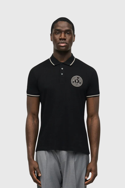 Polo Preto com Emblema frontal Versace Jeans Couture