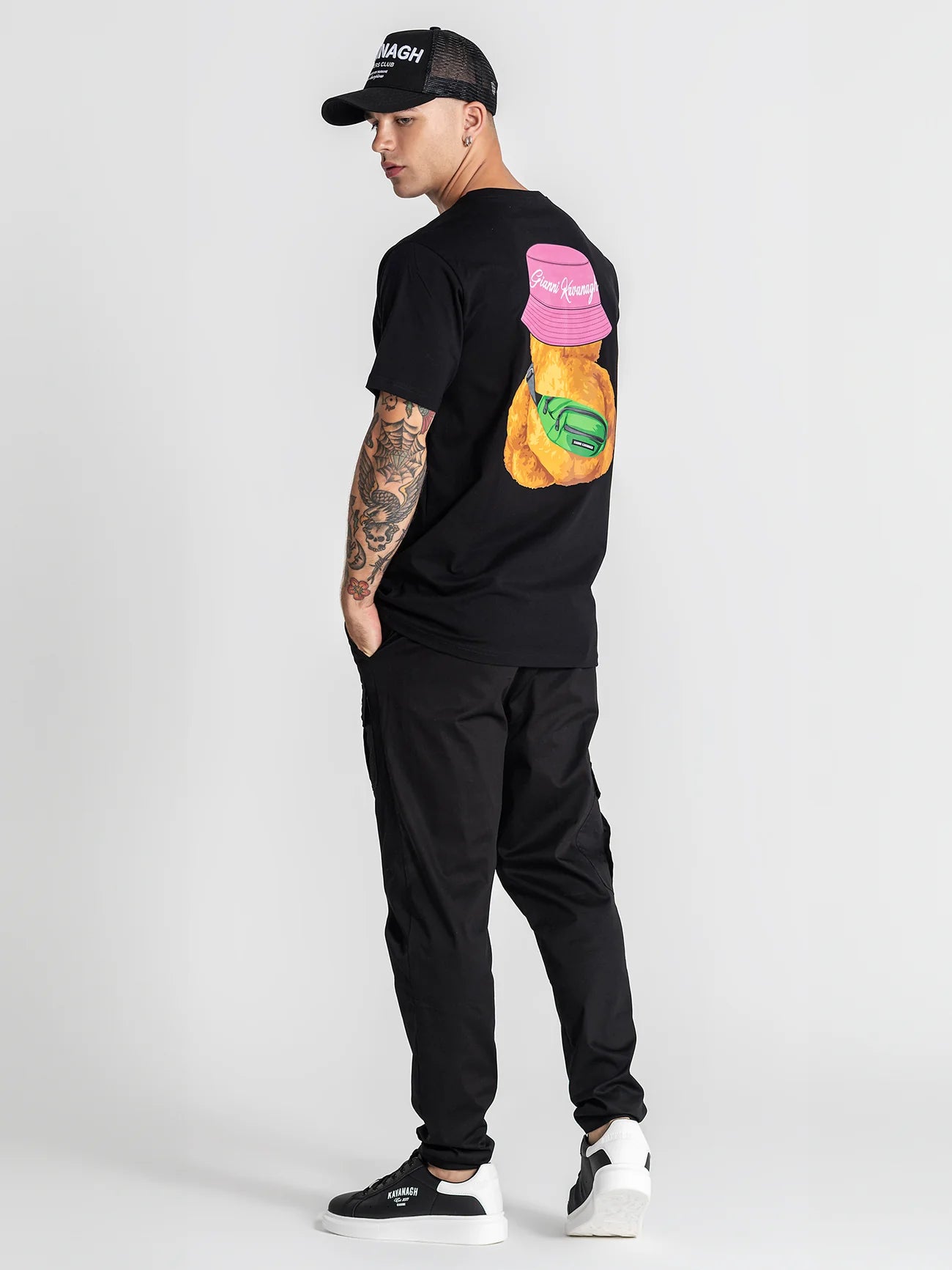 T-shirt Preta Gianni Kavanagh SS26