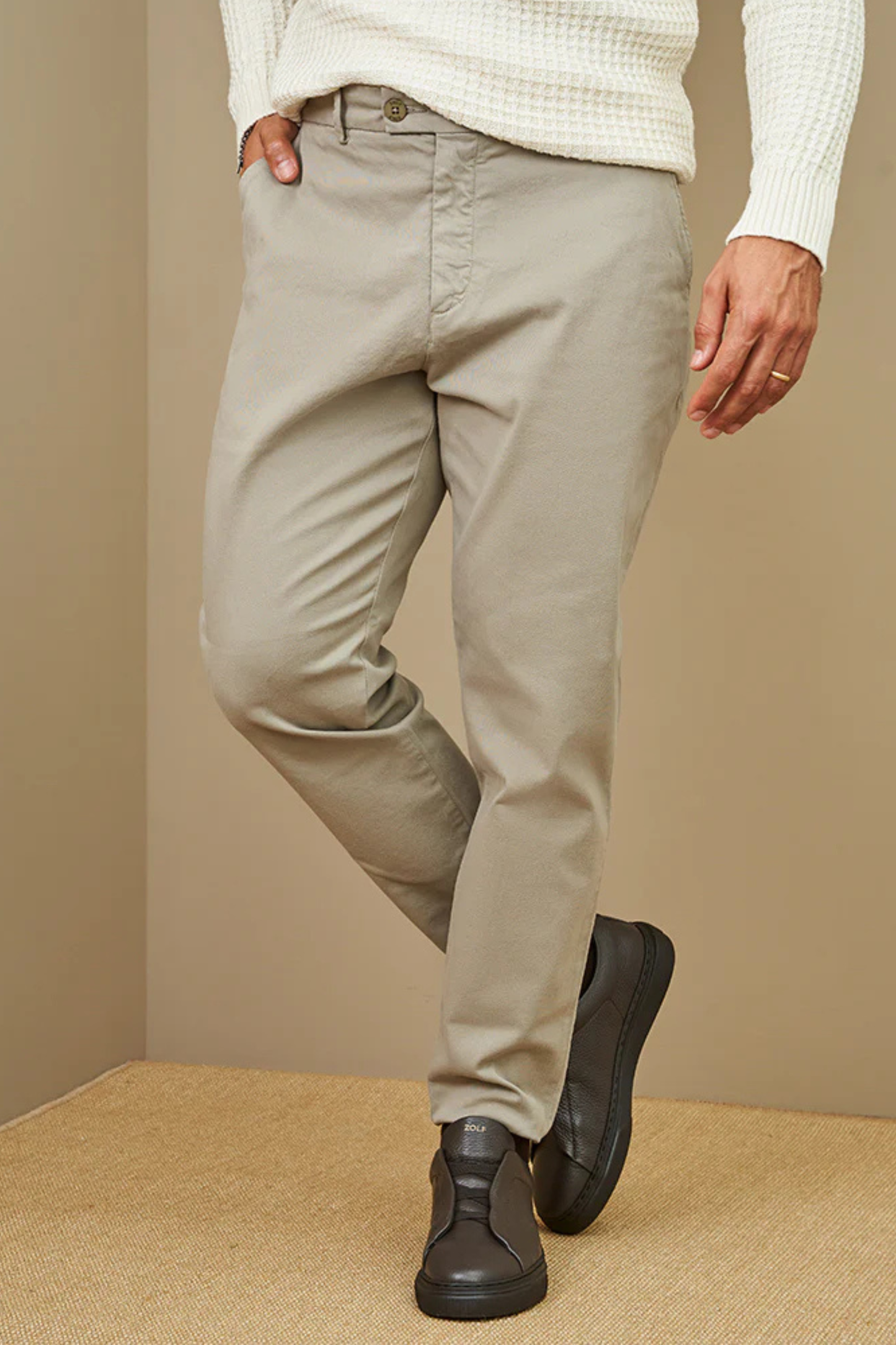 Calça Chino Tapered Taupe FW-25