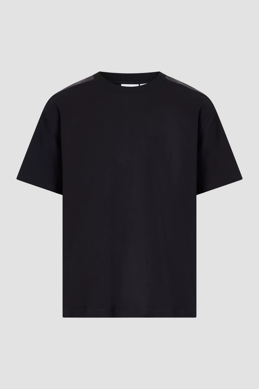 T-shirt Preta Calvin Klein  SS25