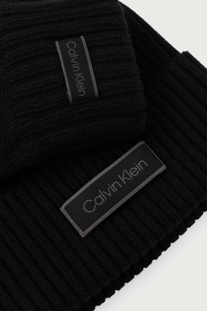 Conjunto de Gorro e Luvas Calvin Klein Preto Calvin Klein