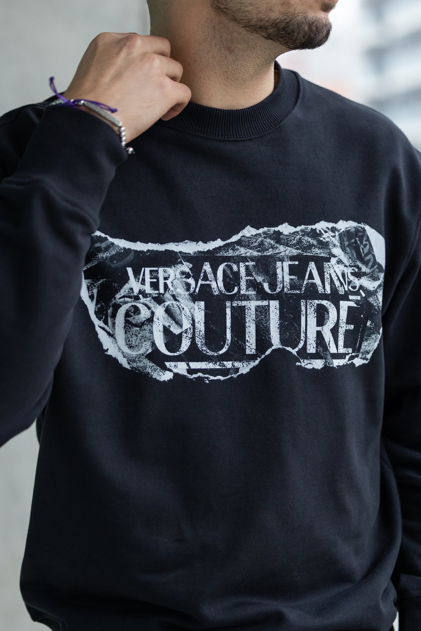 Sweatshirt Versace Jeans Couture Preta 76GAIE03 SS24