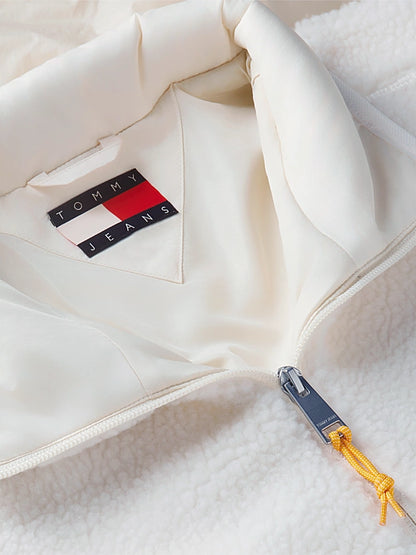 Casaco Teddy Relaxed Tommy Hilfiger com Contraste de Texturas Creme Tommy Hilfiger