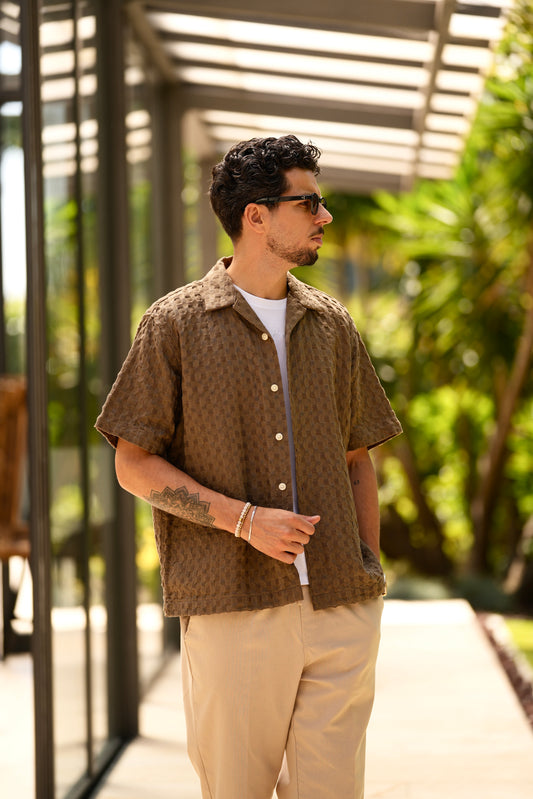 Camisa Texturizada de Manga Curta Castanha