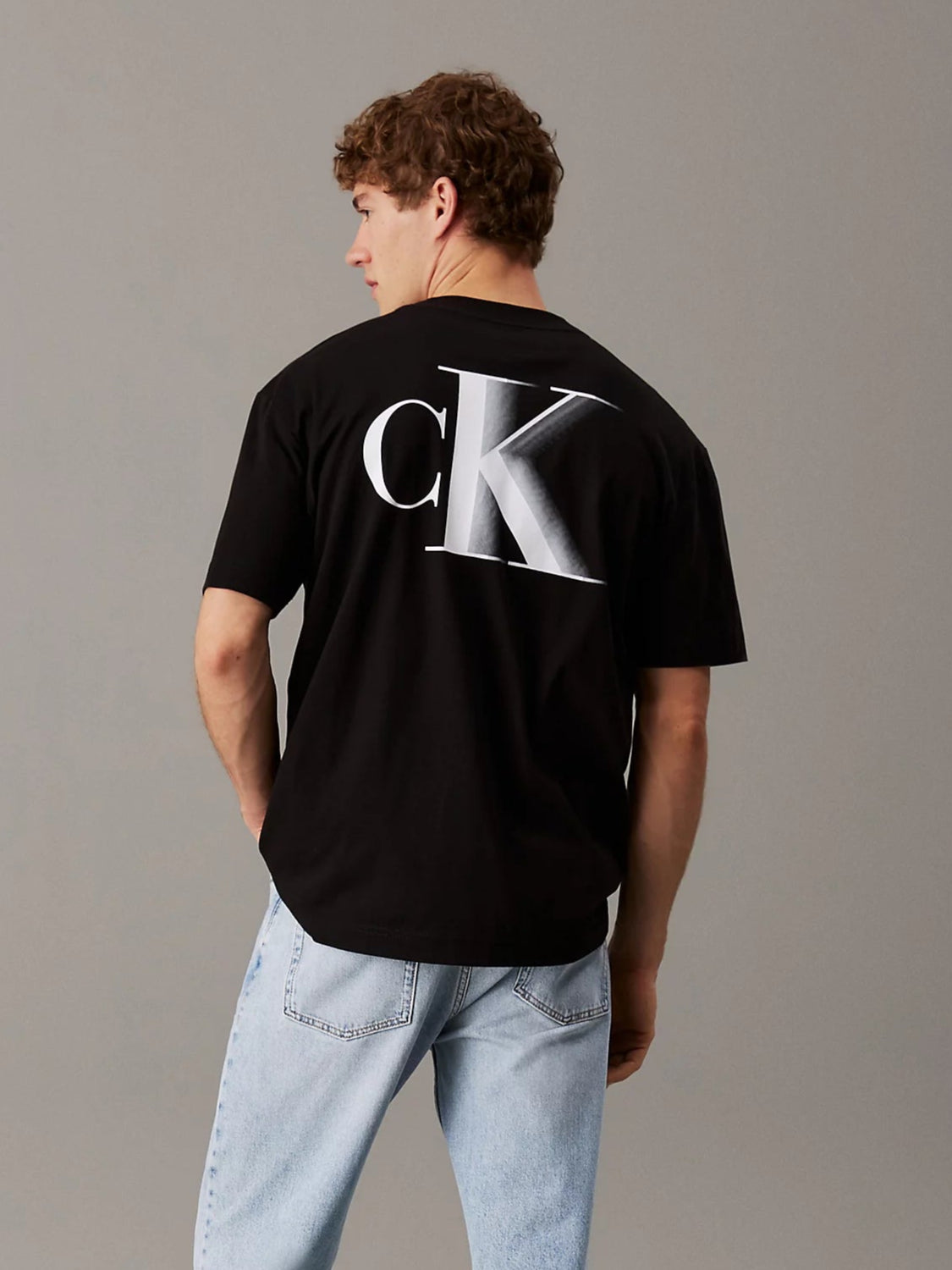 T-shirt Preta Calvin Klein SS25