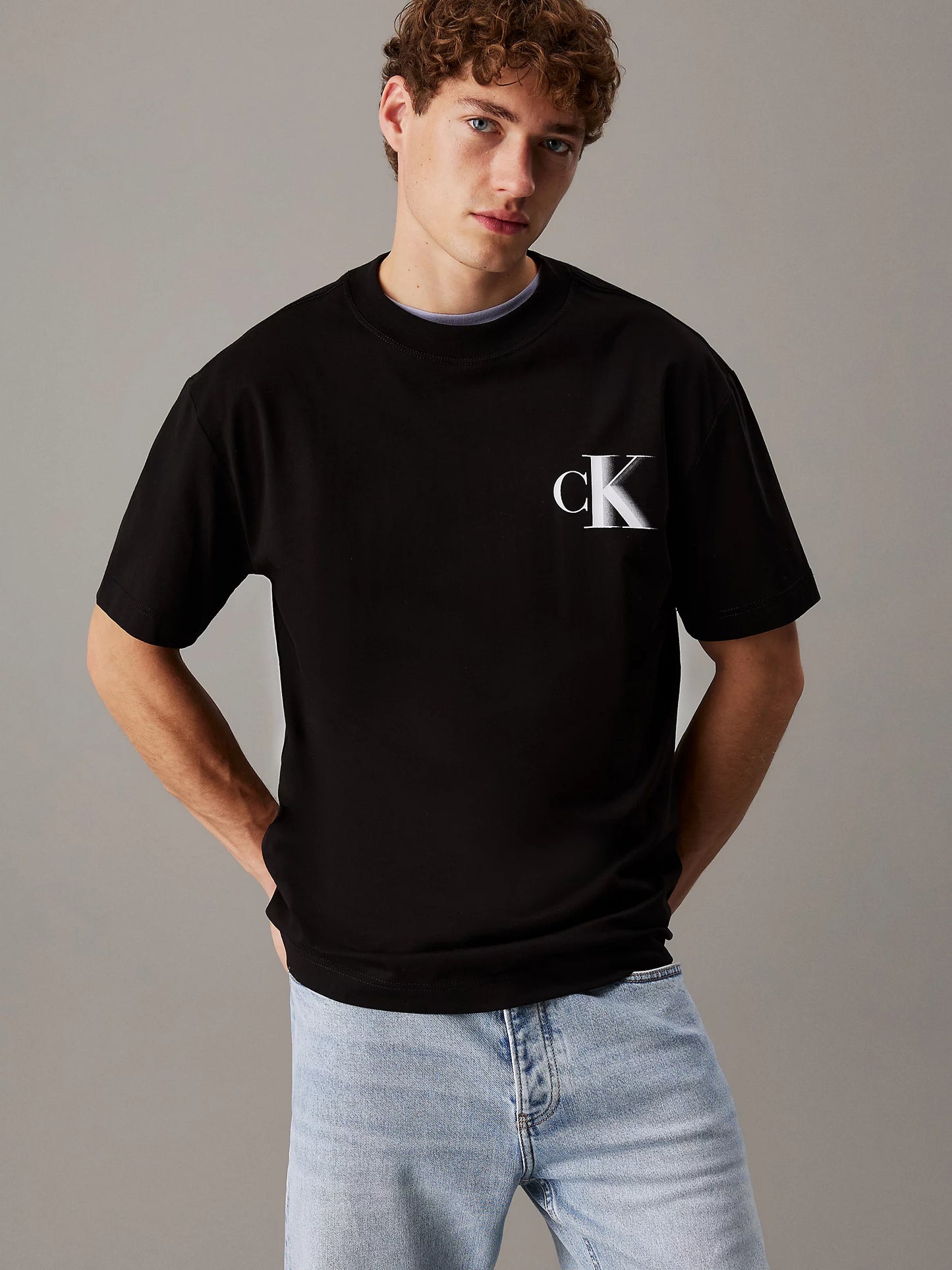 T-shirt Preta Calvin Klein SS25