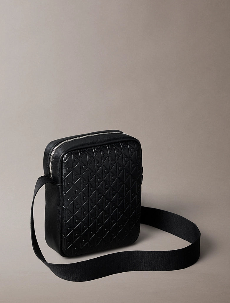 Bolsa Tira Colo Preta Calvin Klein FW25