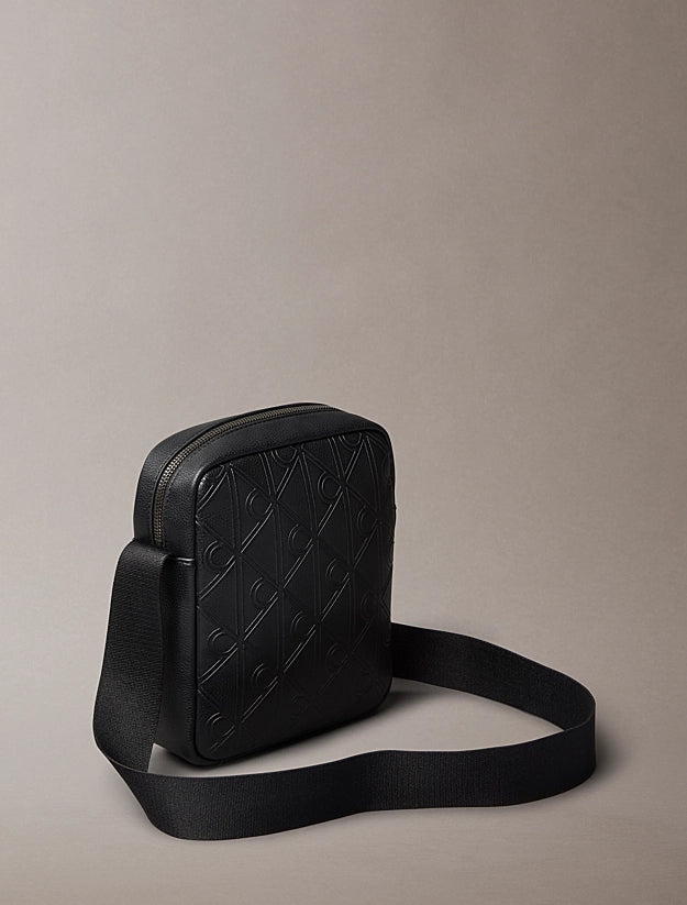 Bolsa com Padrão Monograma Calvin Klein Preta Calvin Klein