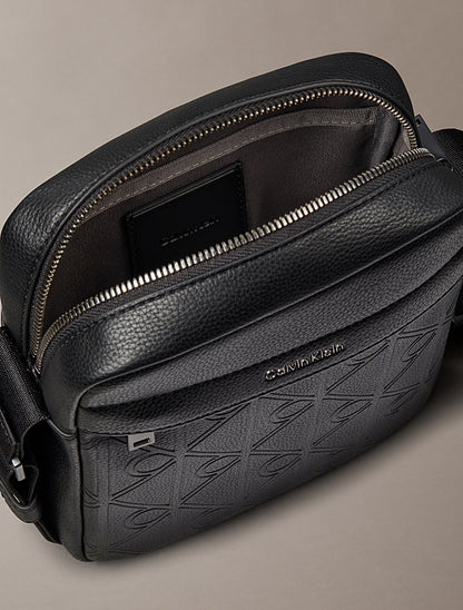 Bolsa com Padrão Monograma Calvin Klein Preta Calvin Klein