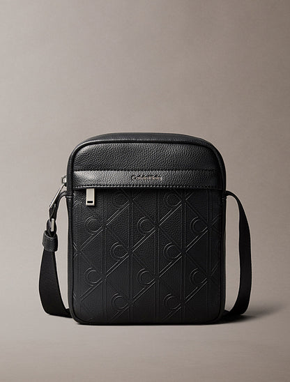 Bolsa com Padrão Monograma Calvin Klein Preta Calvin Klein