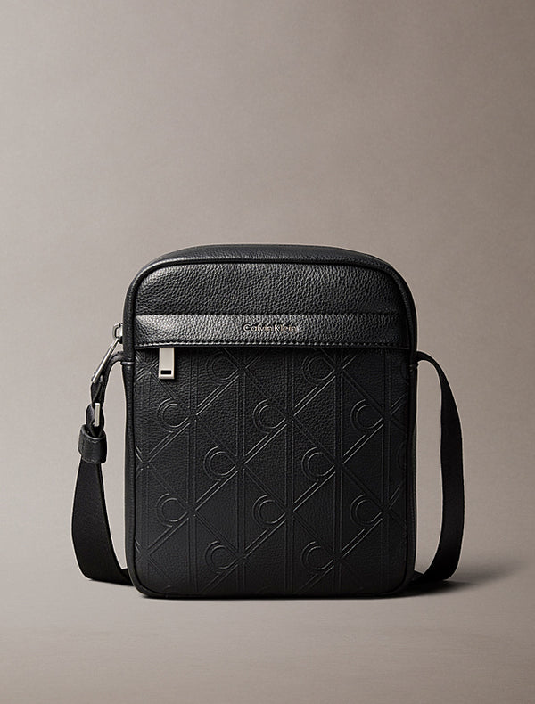 Bolsa com Padrão Monograma Calvin Klein Preta