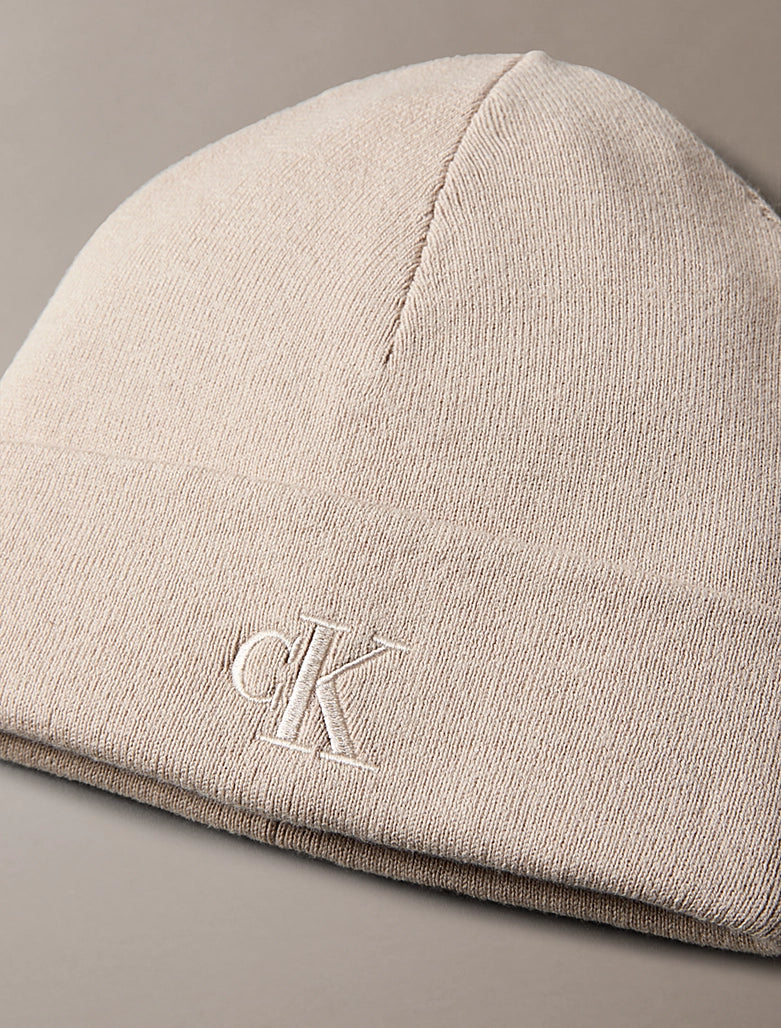 Gorro Bege Calvin Klein FW25