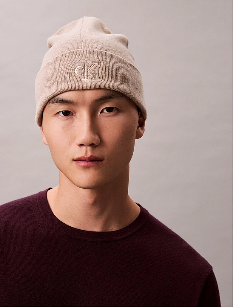 Gorro Bege Calvin Klein FW25