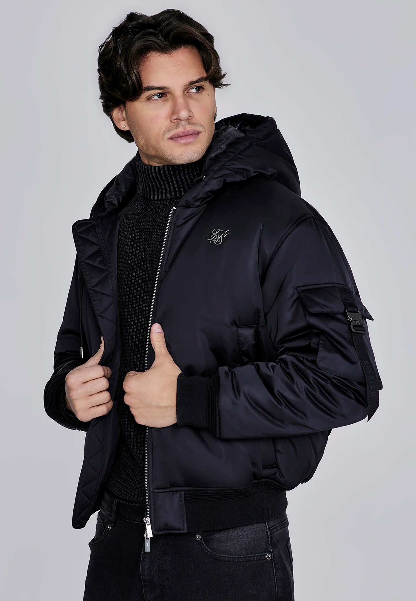 Casaco Bomber Preto com Capuz SikSilk FW25