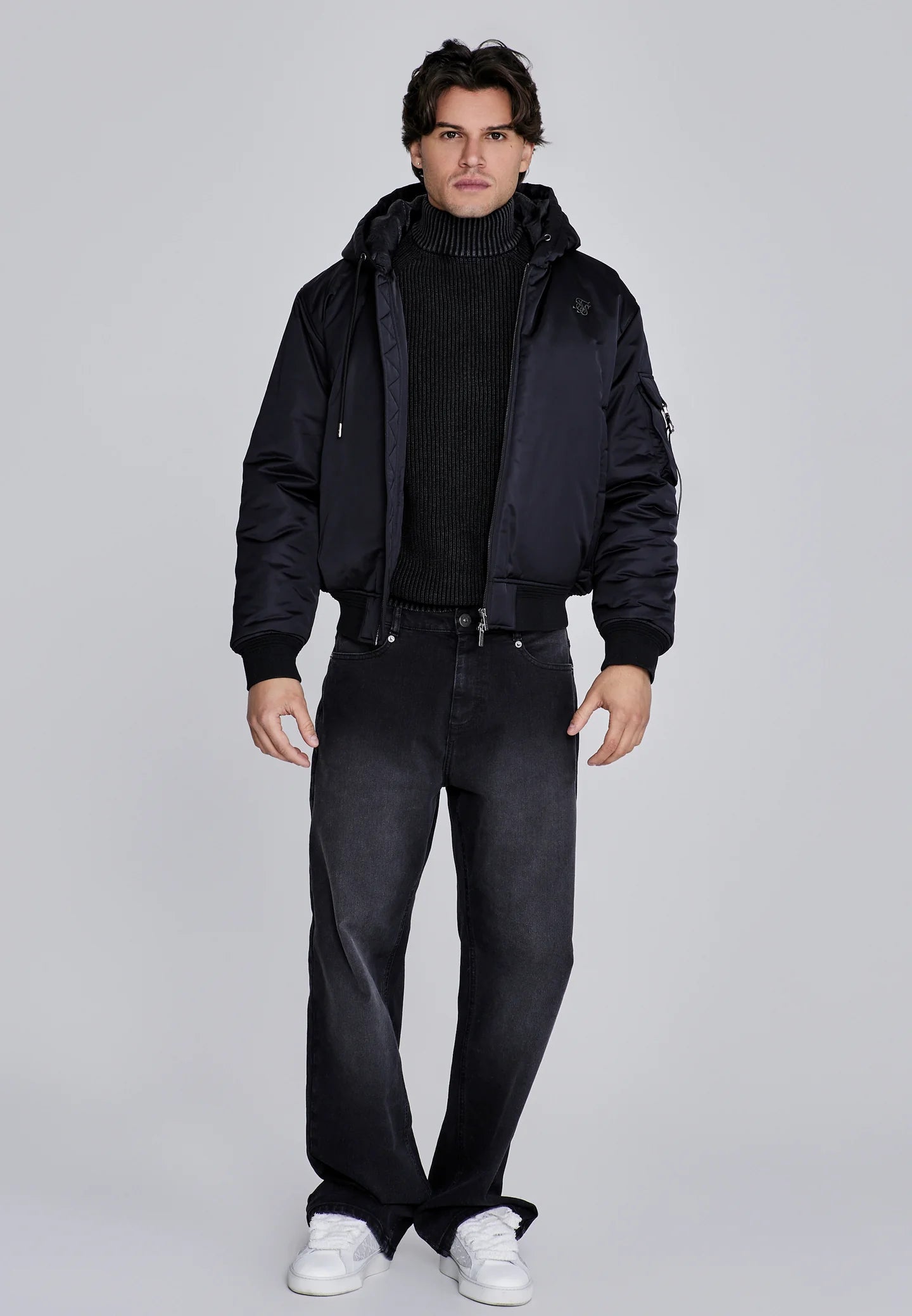 Casaco Bomber Preto com Capuz SikSilk FW25