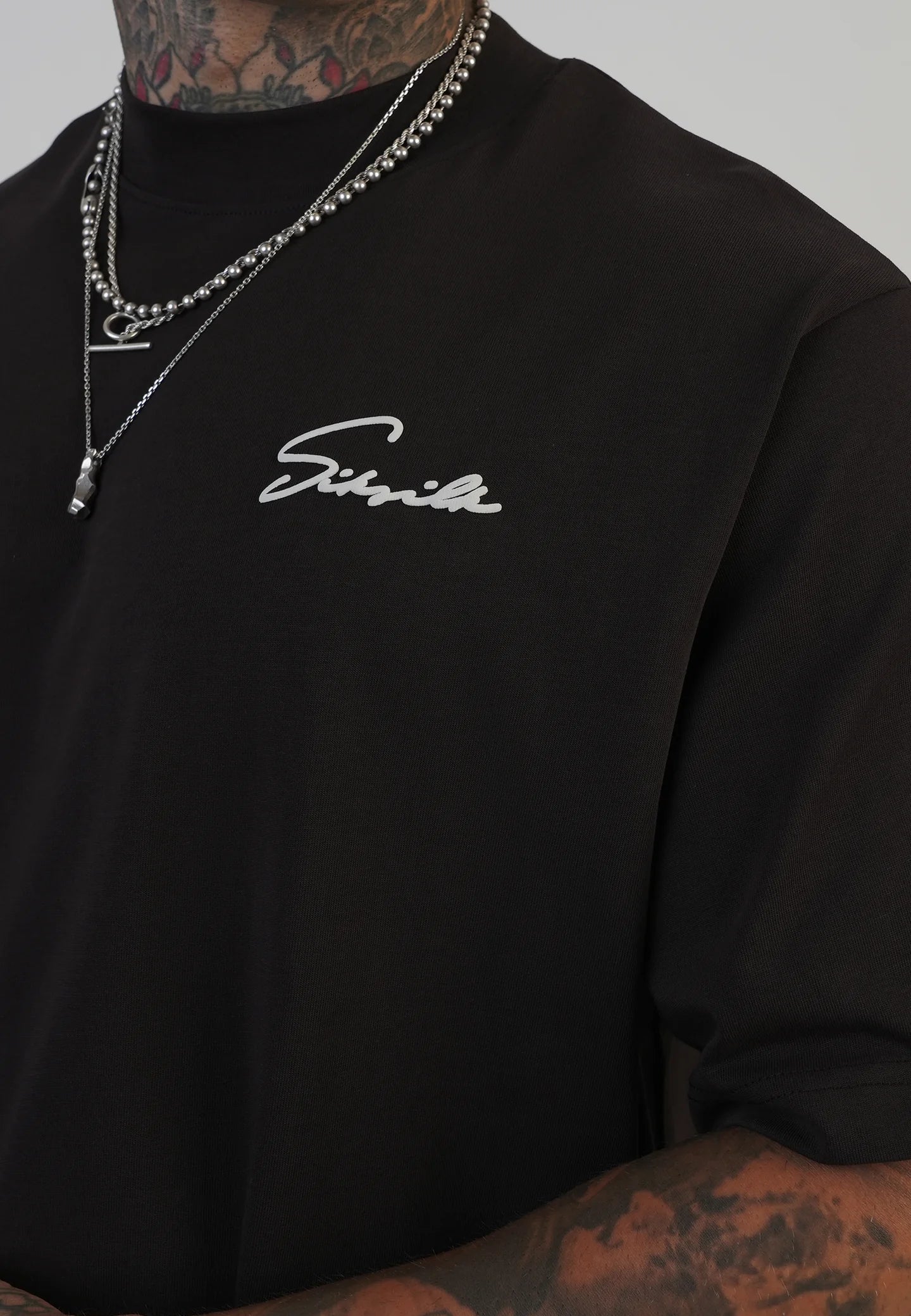 T-shirt Castanha SikSilk FW25