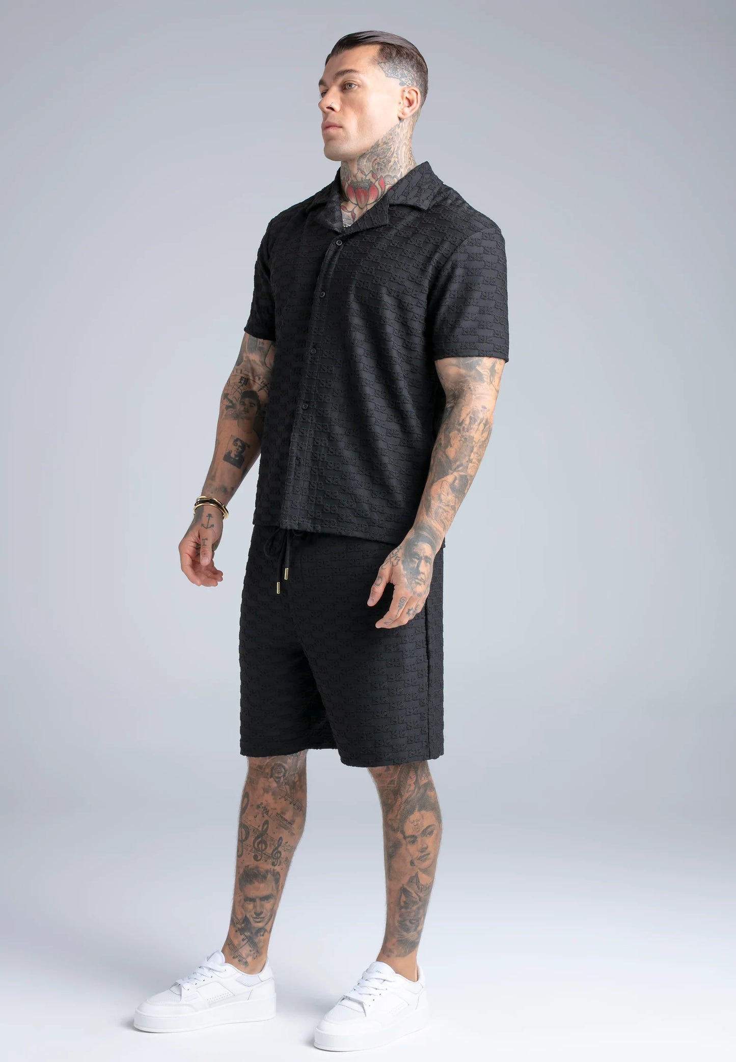 Conjunto Preto SikSilk SS26