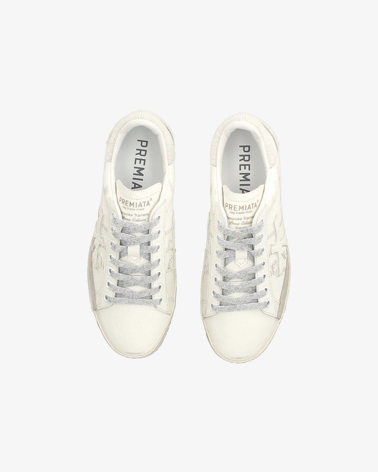 Sapatilhas Off White e Cinza Premiata W