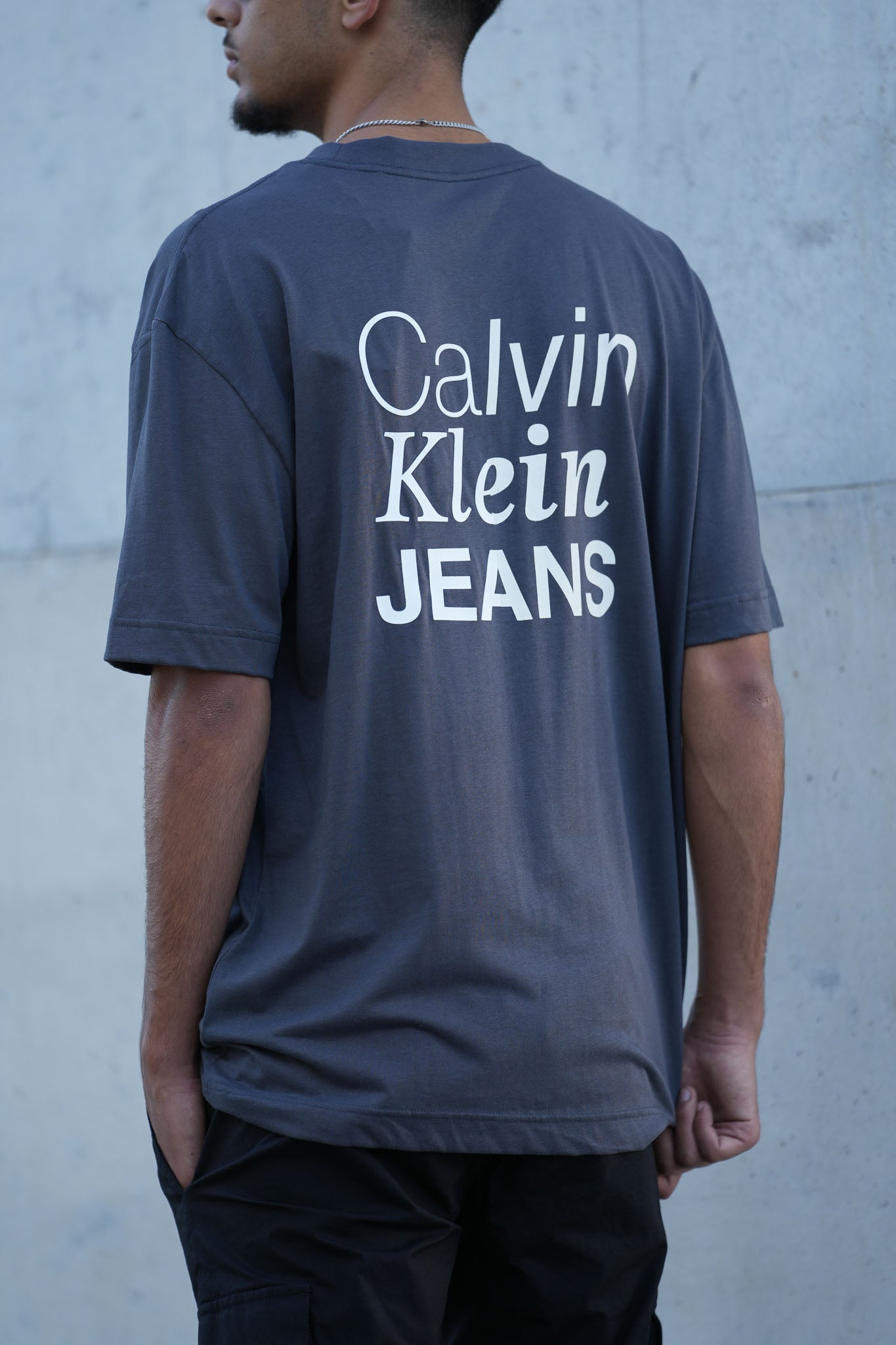 T-shirt Calvin Klein Cinzenta J30J326870 FW24