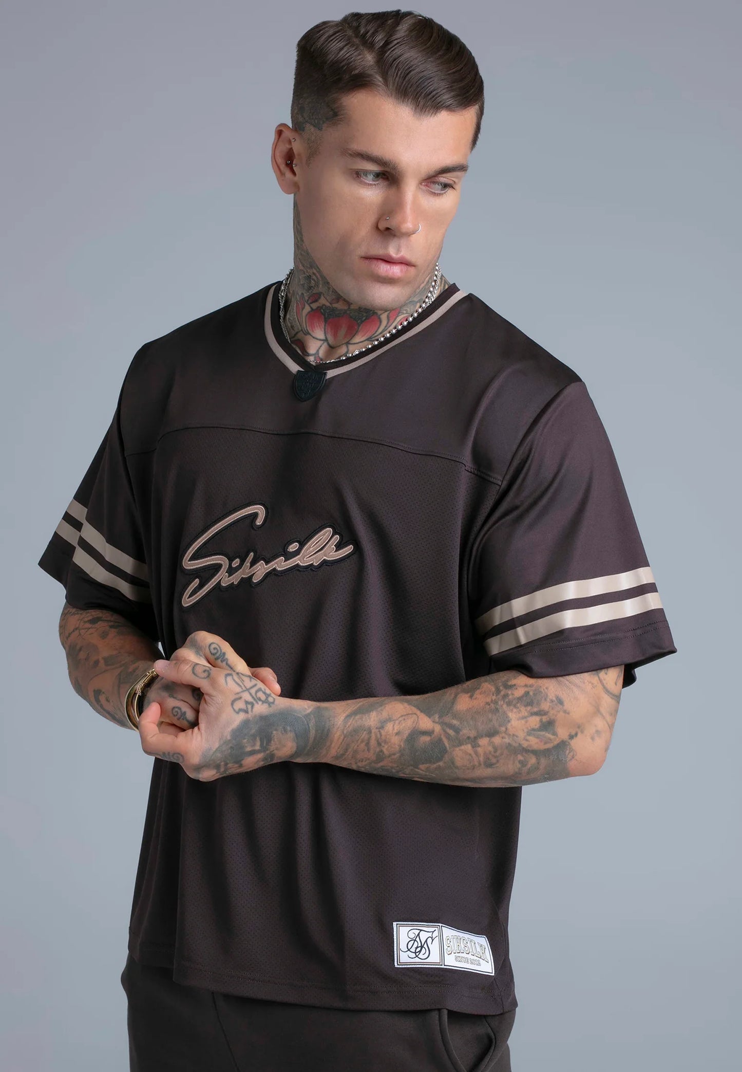 T-shirt Castanha SikSilk SS26