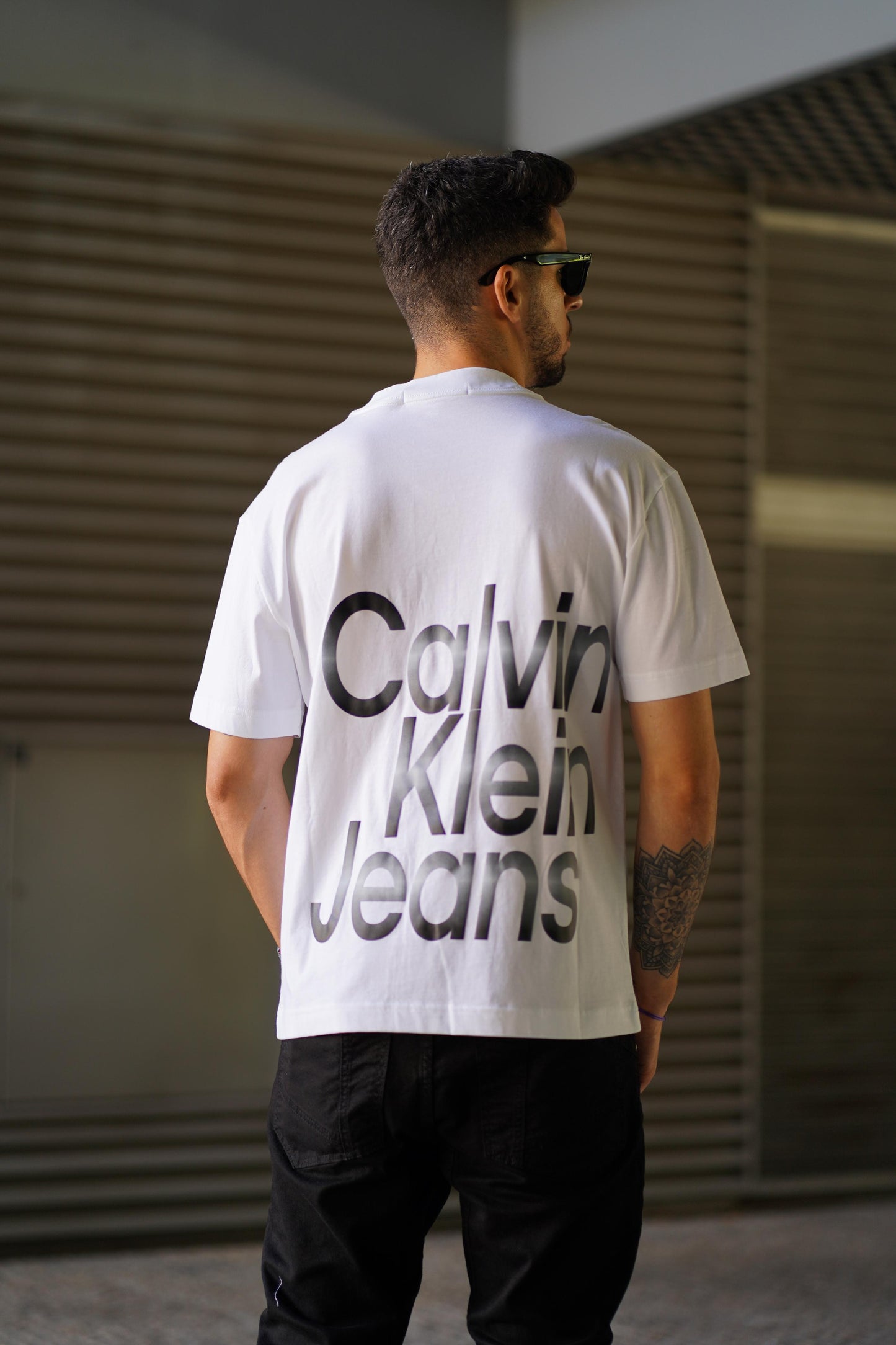 T-shirt Calvin Klein Branca J30J325699 SS24