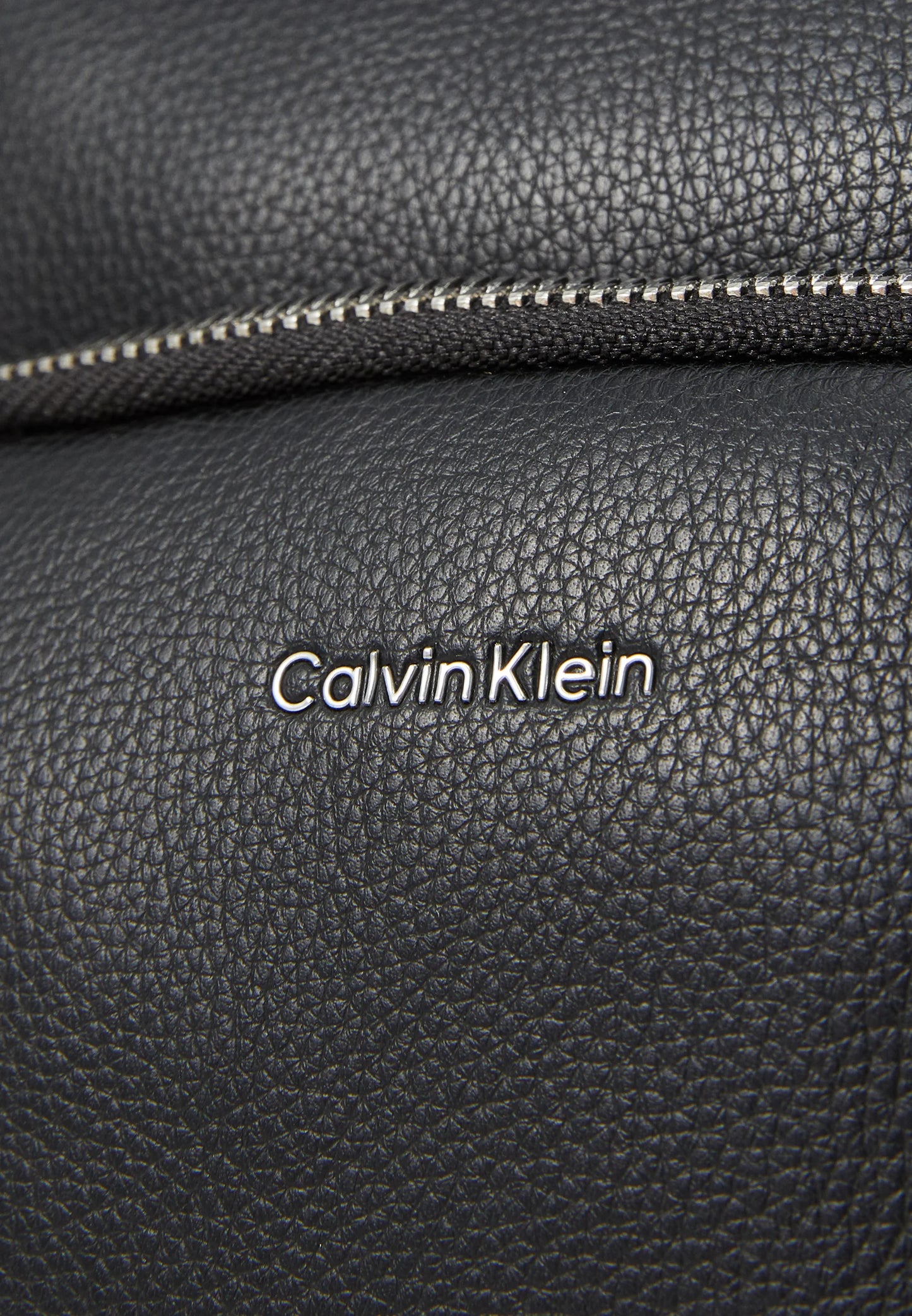 Bolsa Tira Colo Preta Calvin Klein FW25