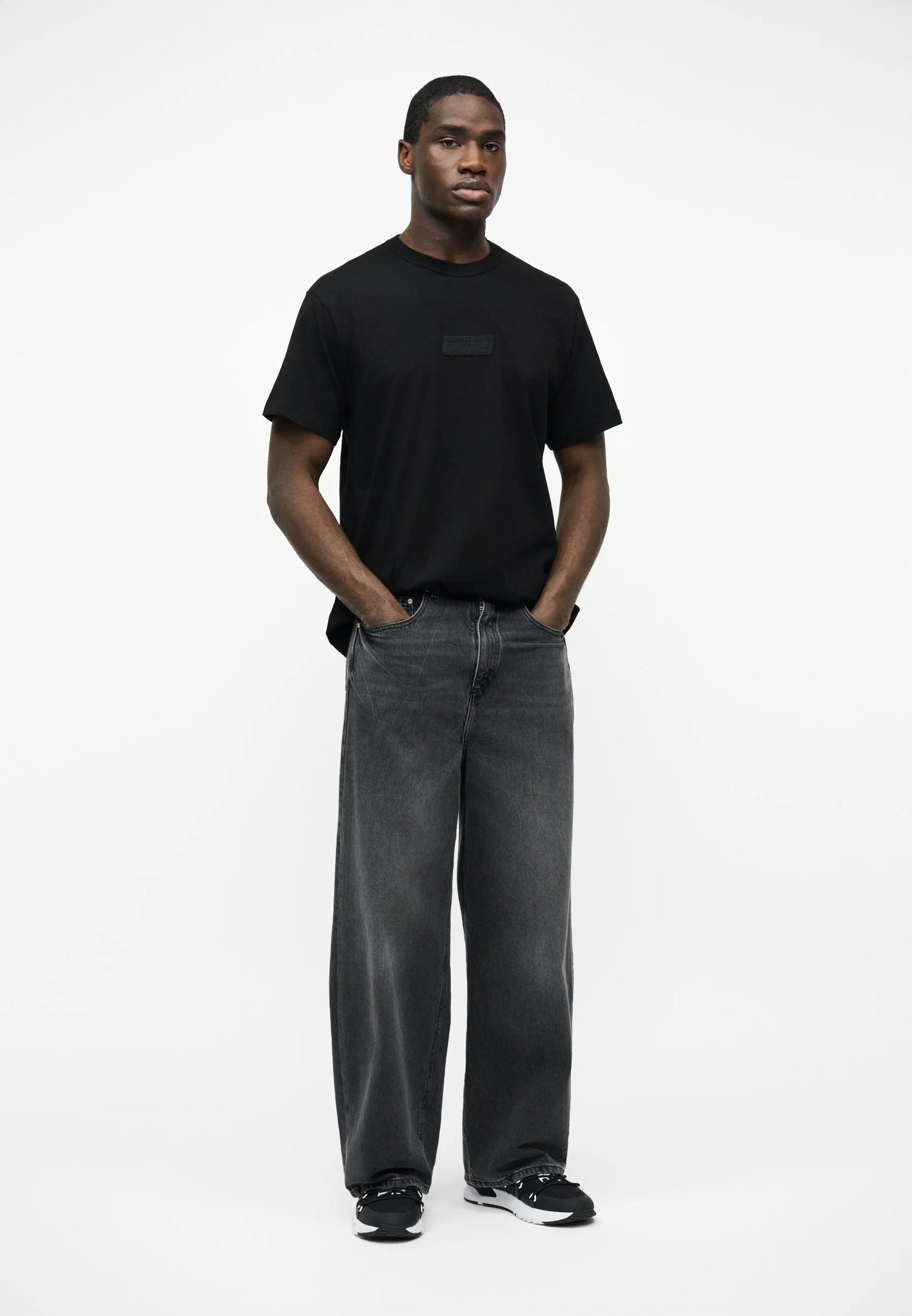 T-shirt Preta Versace Jeans Couture SS26