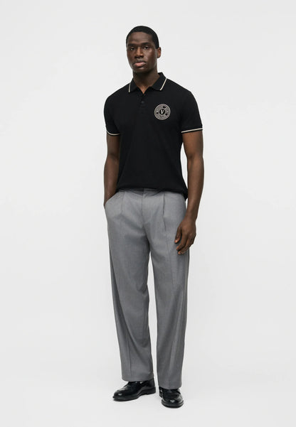 Polo Preto com Emblema frontal Versace Jeans Couture
