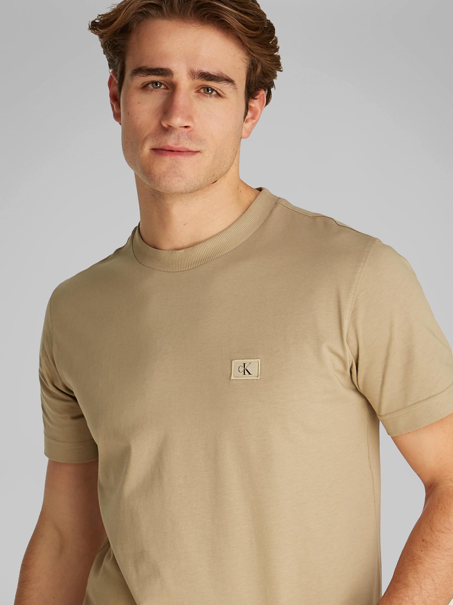 T-shirt Castanha Calvin Klein SS25