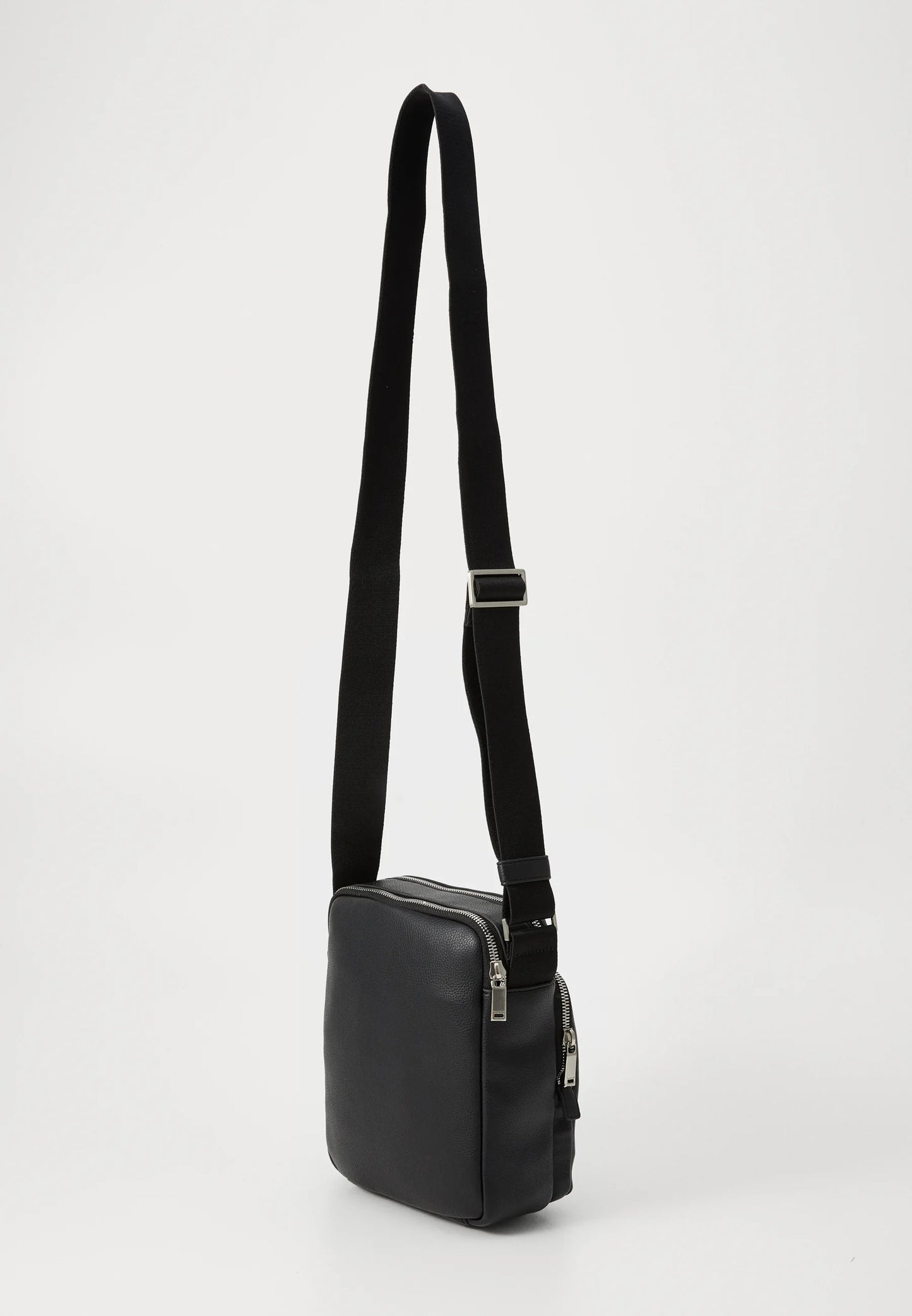 Bolsa Tira Colo Preta Calvin Klein FW25