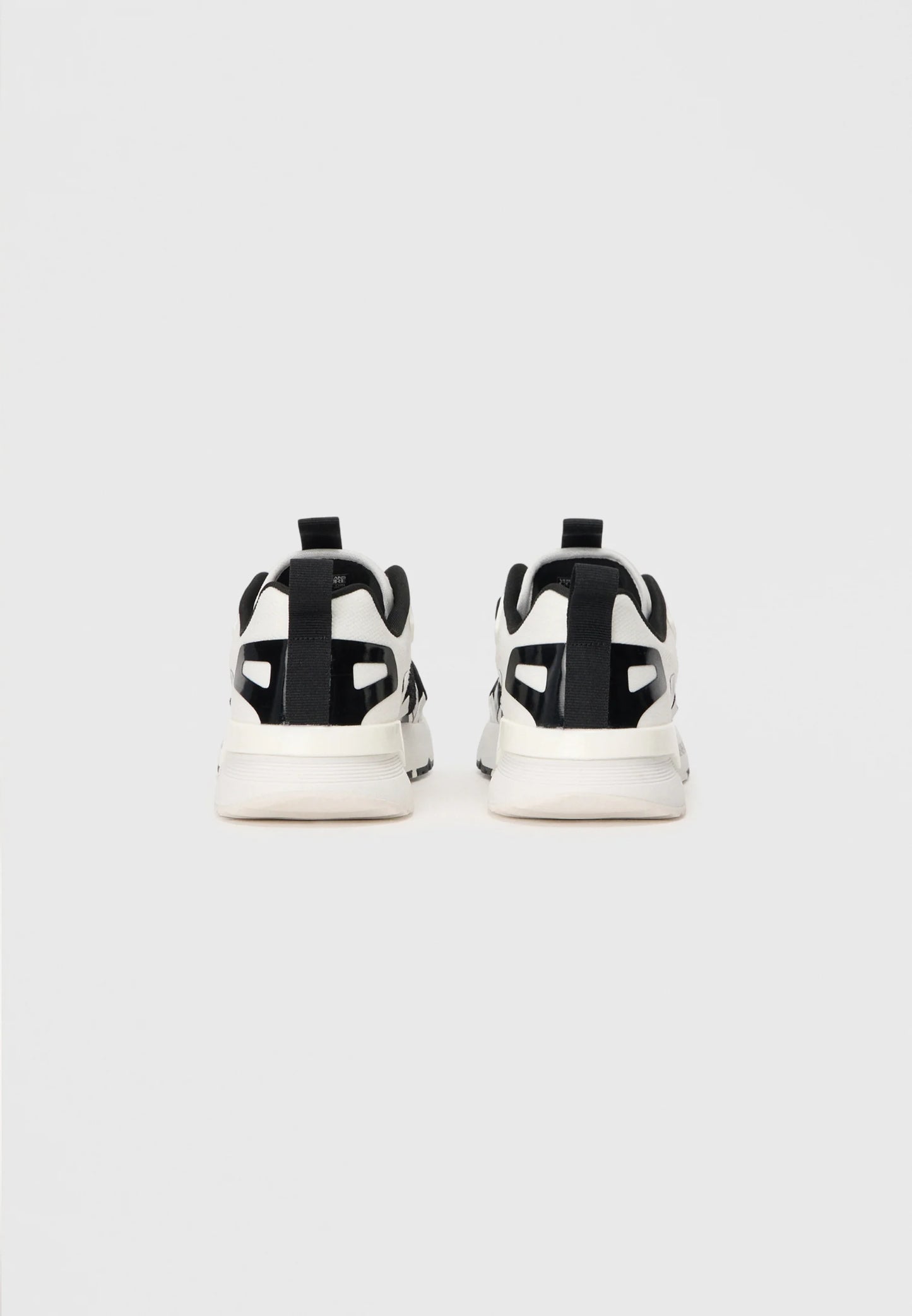 Sapatilhas Brancas e Pretas Versace Jeans Couture FW25