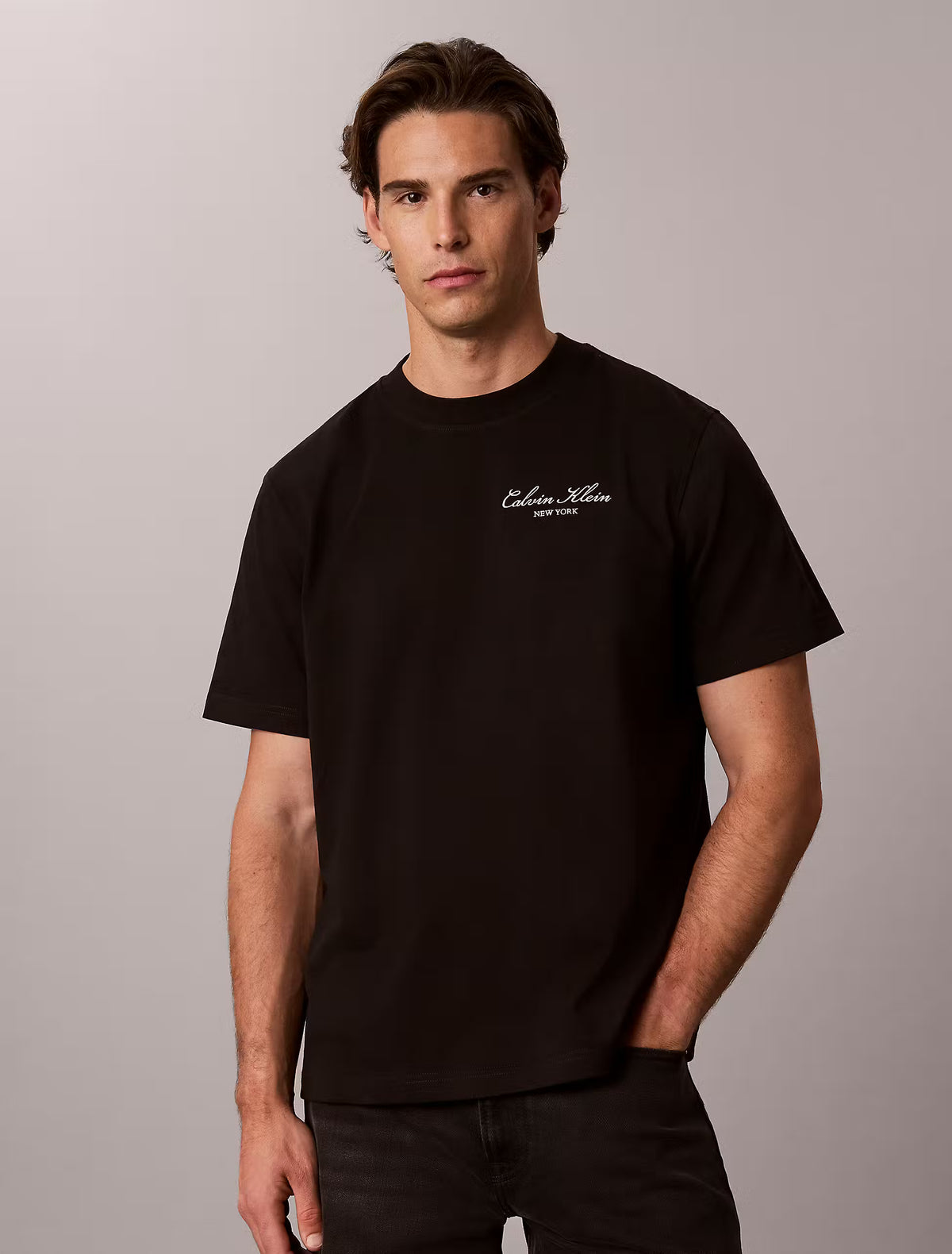 T-shirt com Logo Bordado Calvin Klein Relaxed Fit Preta Calvin Klein